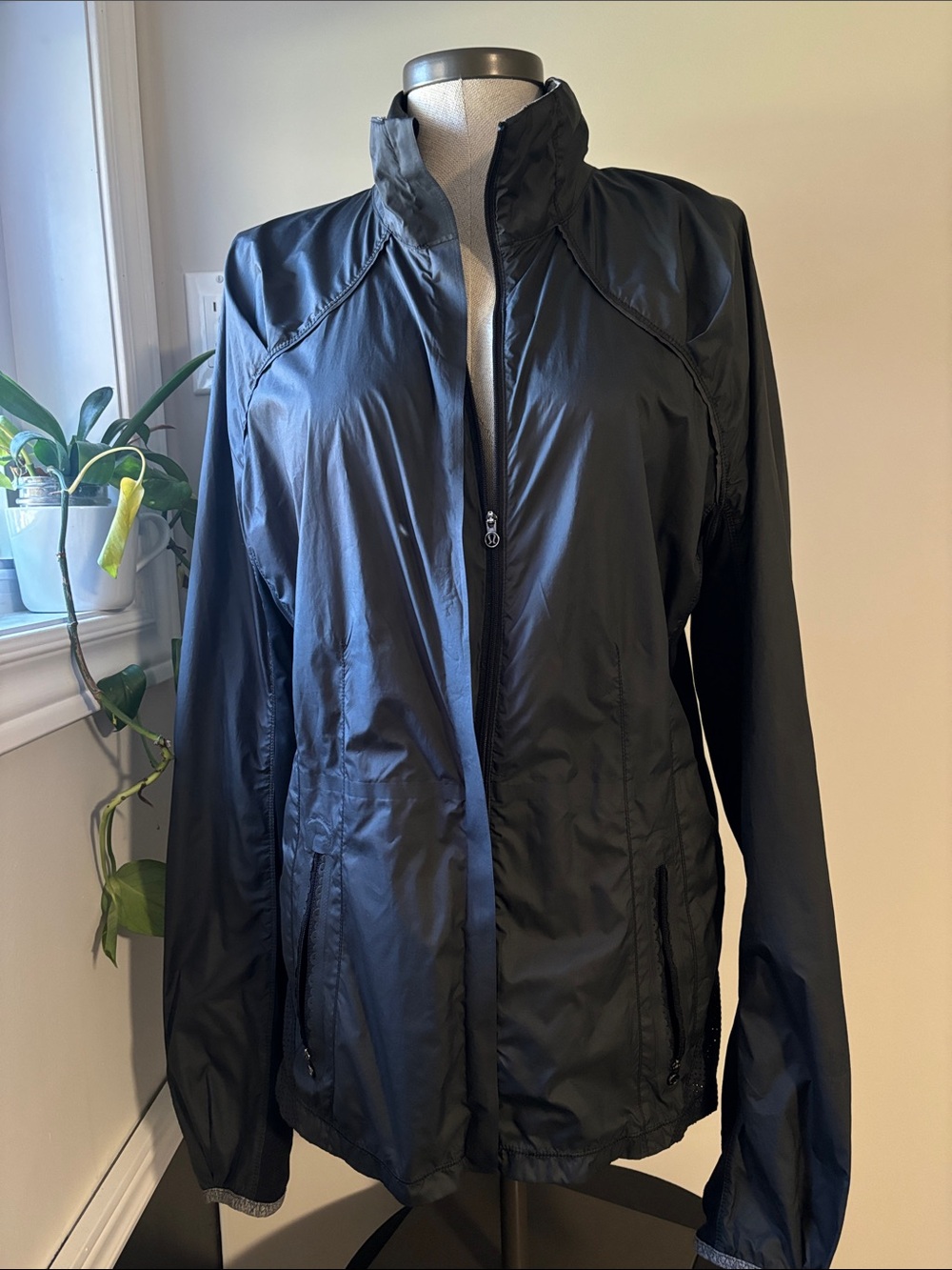 LULULEMON Run jacket - Picture 2 of 11